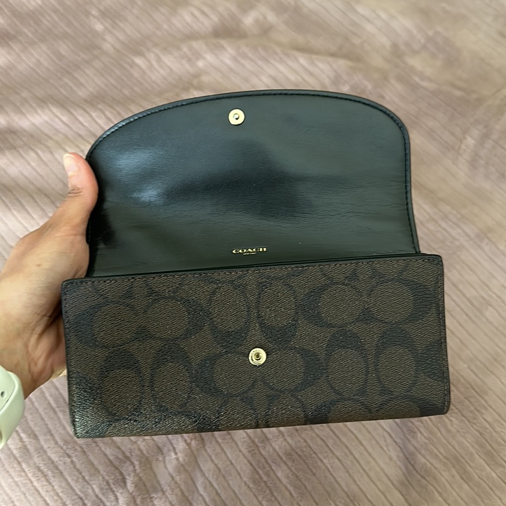 Wallet Coach - Picture 3 of 4